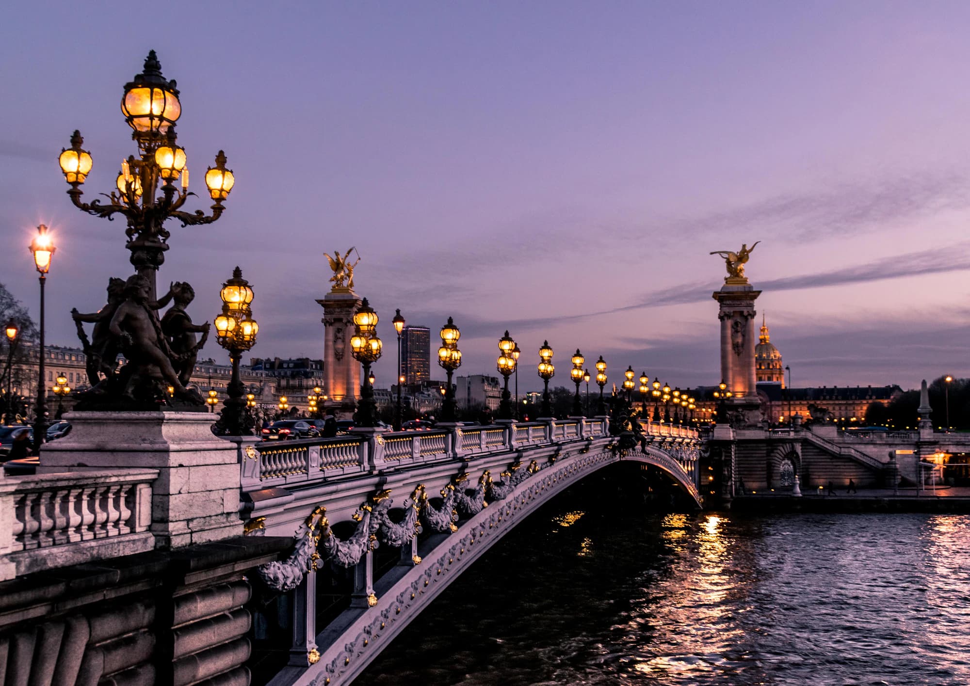 Payızda Paris küçəsi və klassik binalar